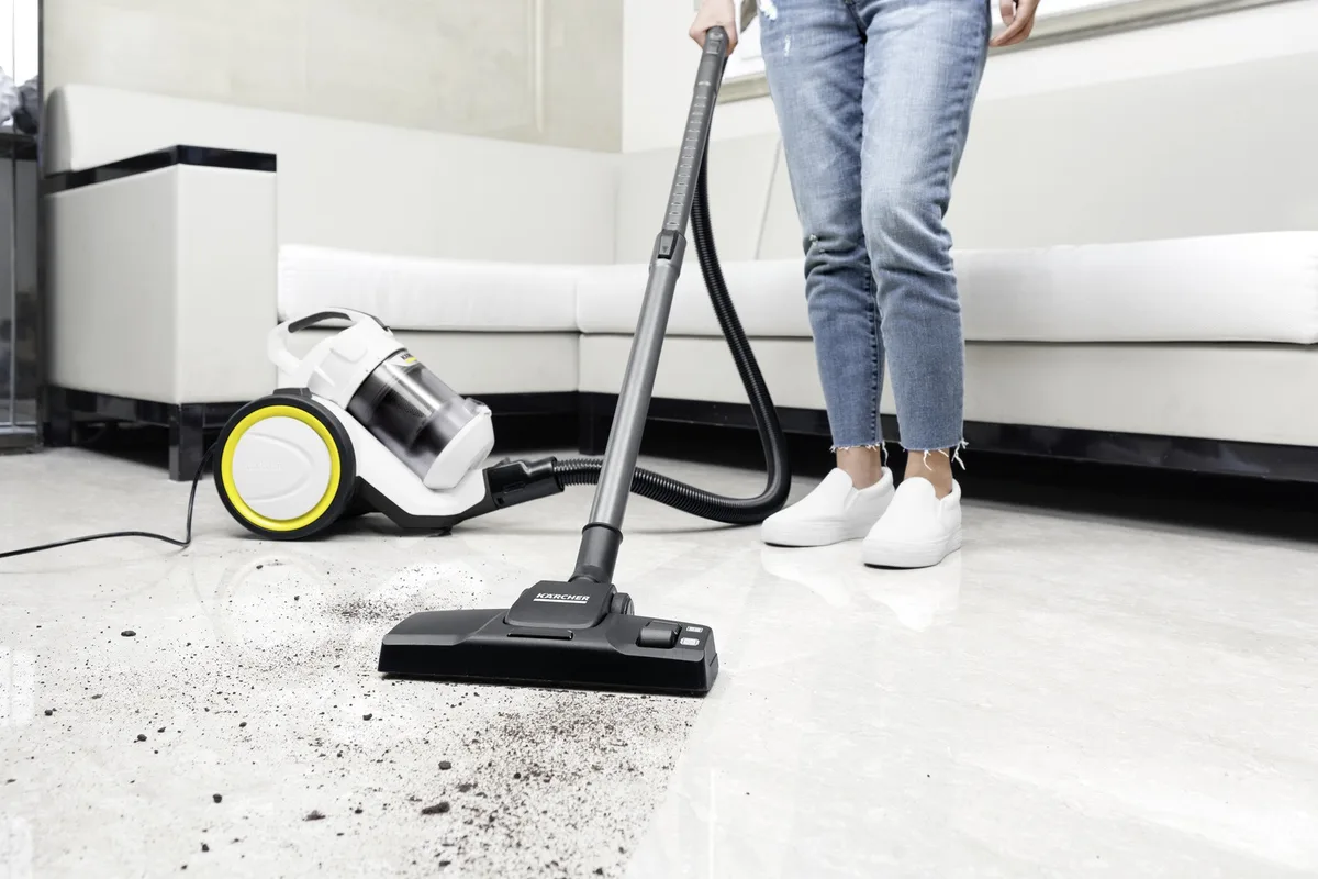 Пылесос Karcher VC 3 Plus EU