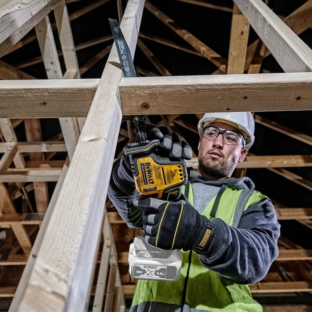 Сабельная пила DeWALT DCS369N-XJ