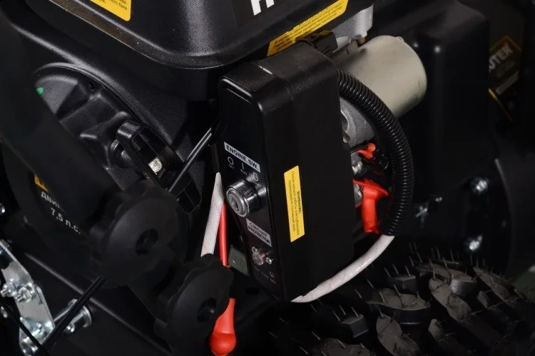 Снегоуборочная машина Huter SGC-5500В